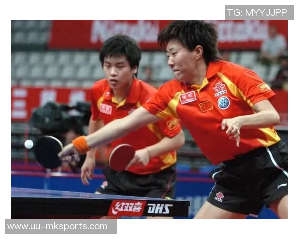 小刚的运动世界：热爱足球与乒乓球的快乐时光